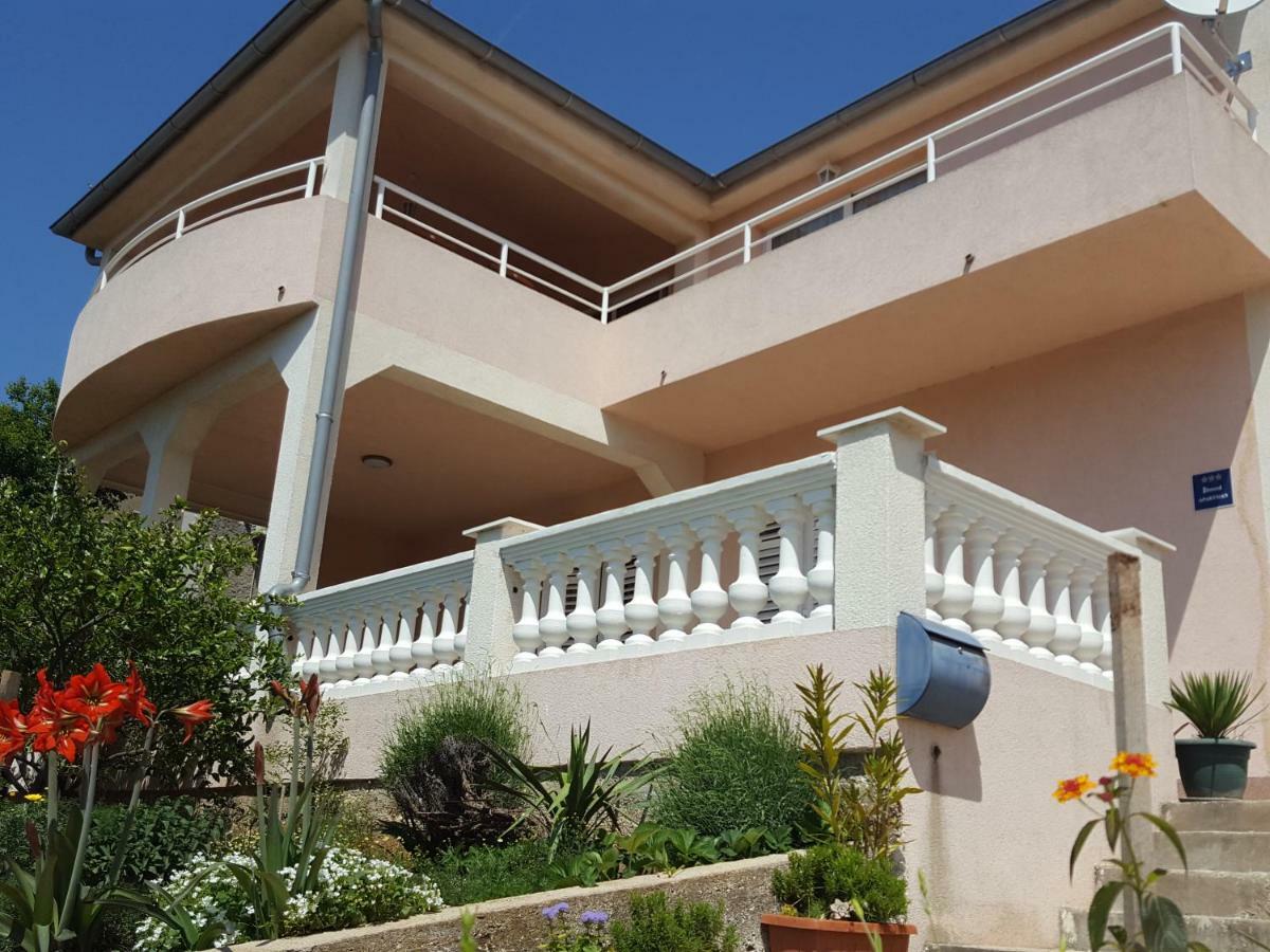 Big Apartments Grebastica Exterior photo